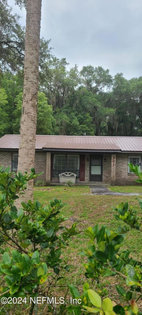 A home in Welaka