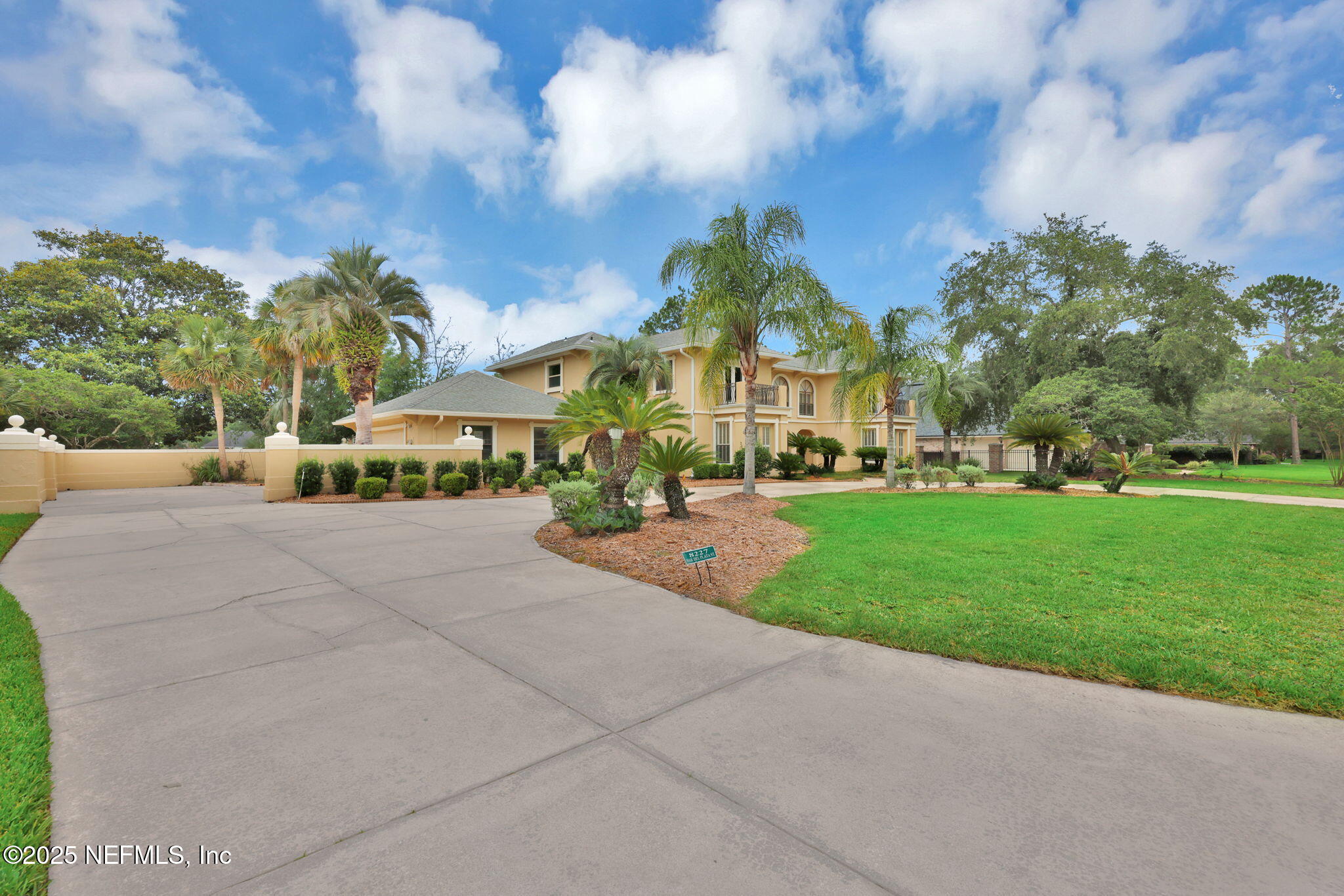 8227 MAR DEL PLATA Street E