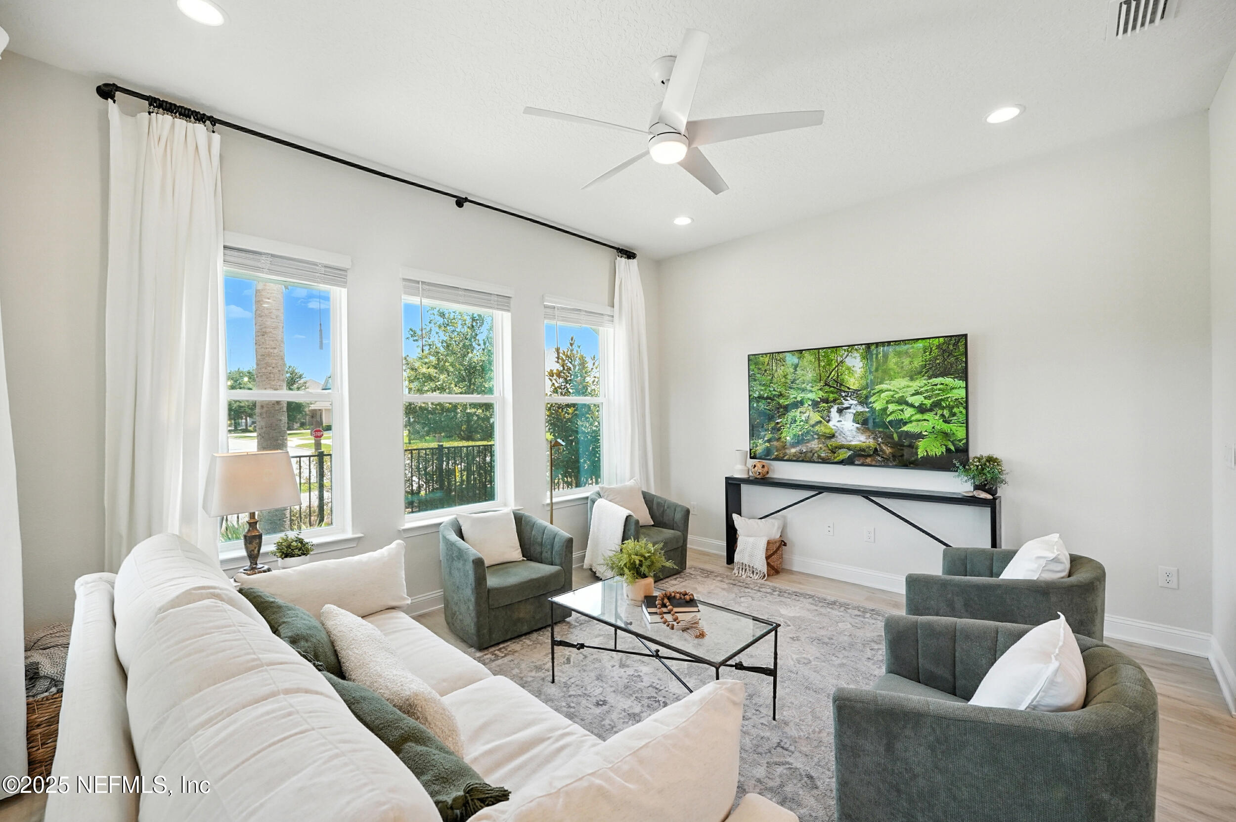 559 CRESTVIEW Drive
