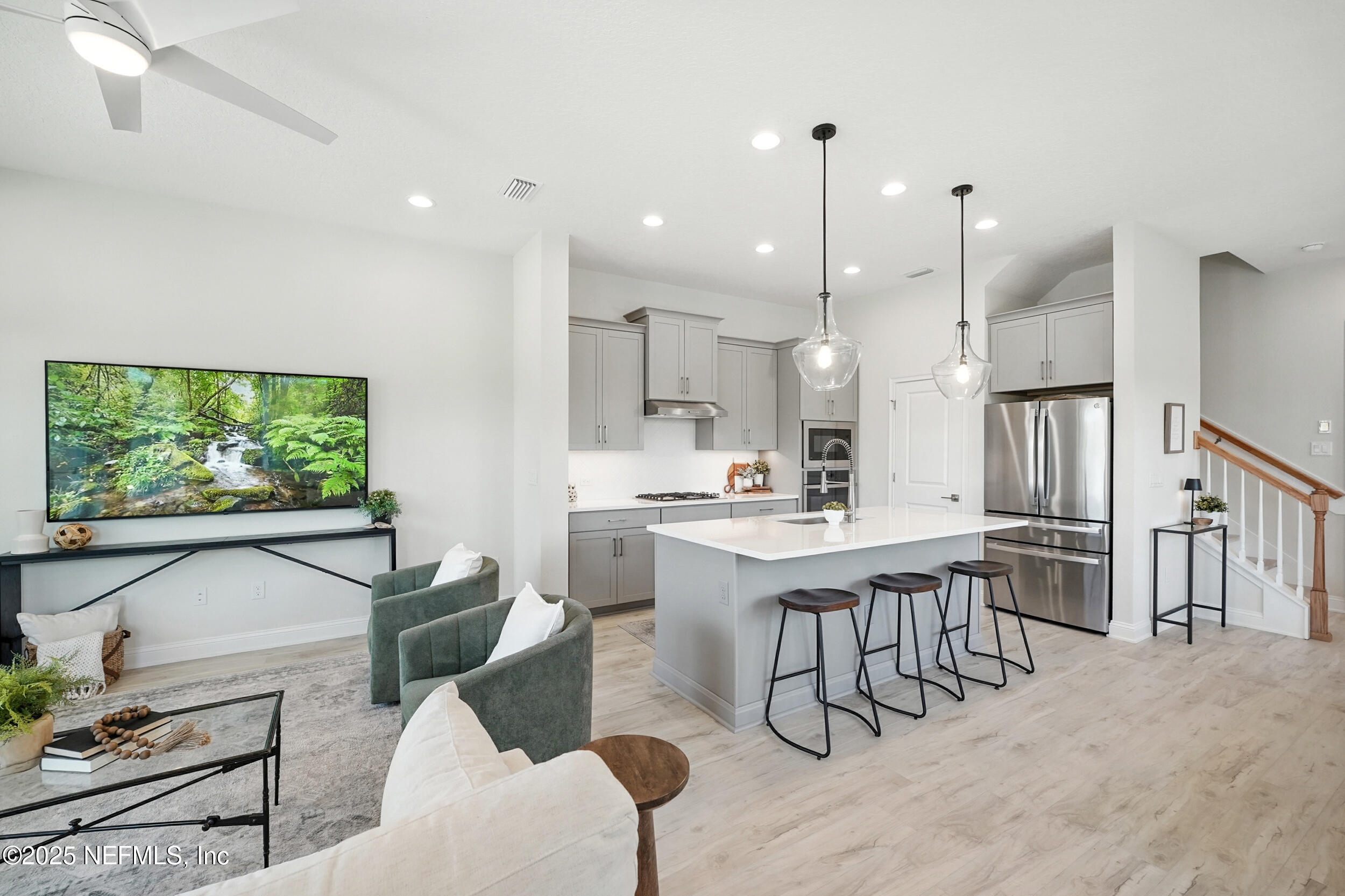 559 CRESTVIEW Drive