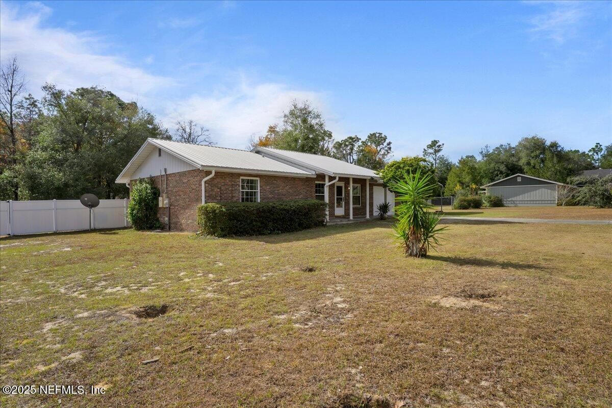 105 CRESTWOOD Drive