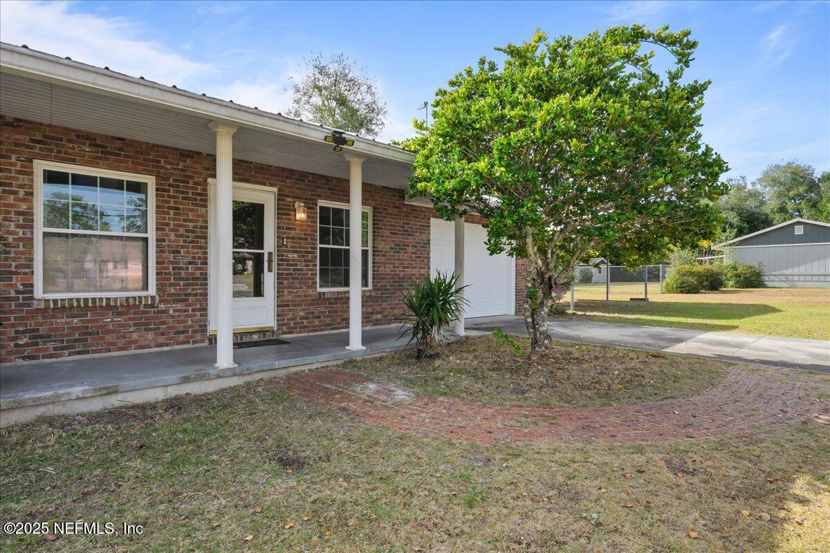 105 CRESTWOOD Drive