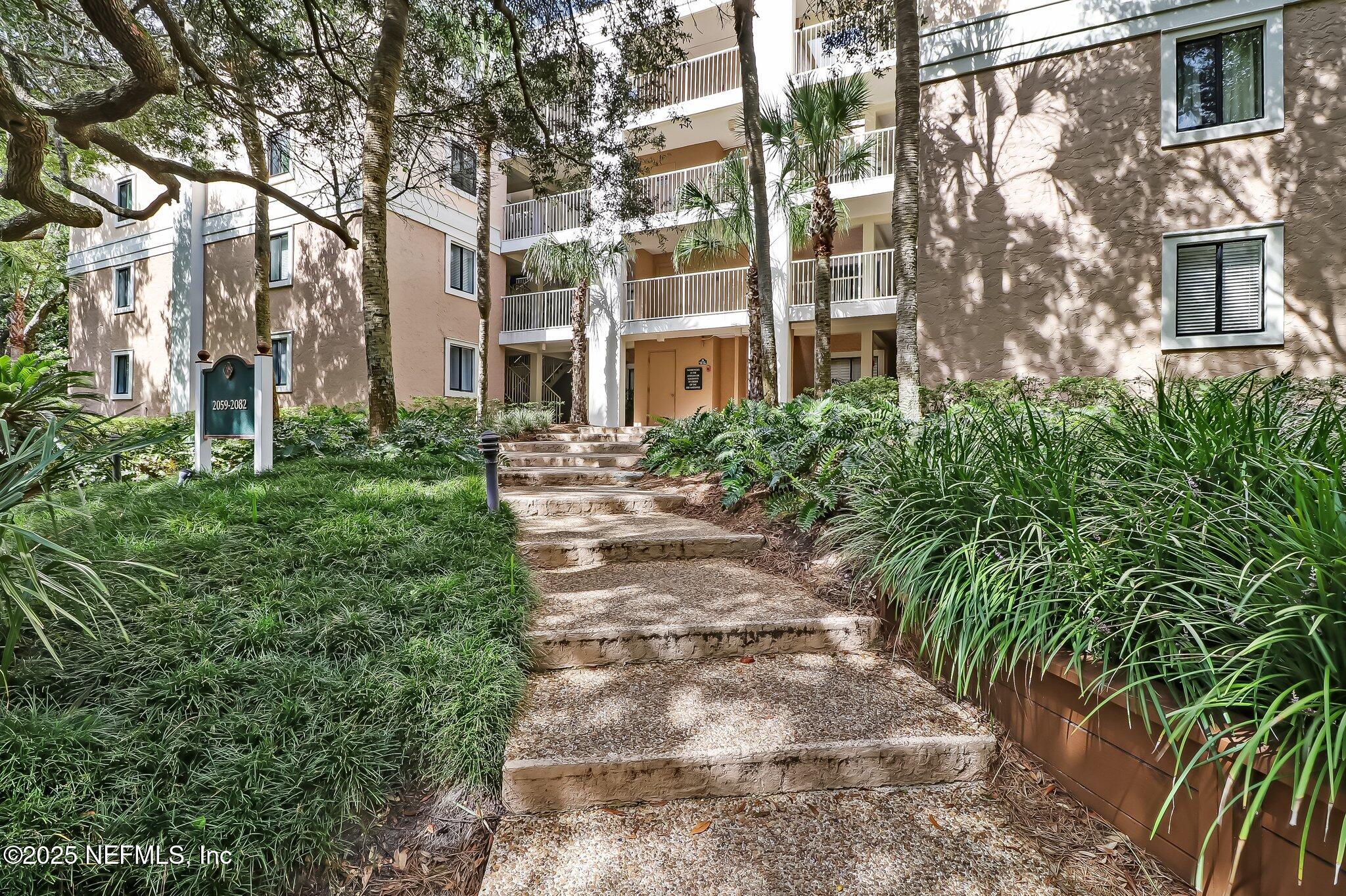 2080 BEACH WOOD Road