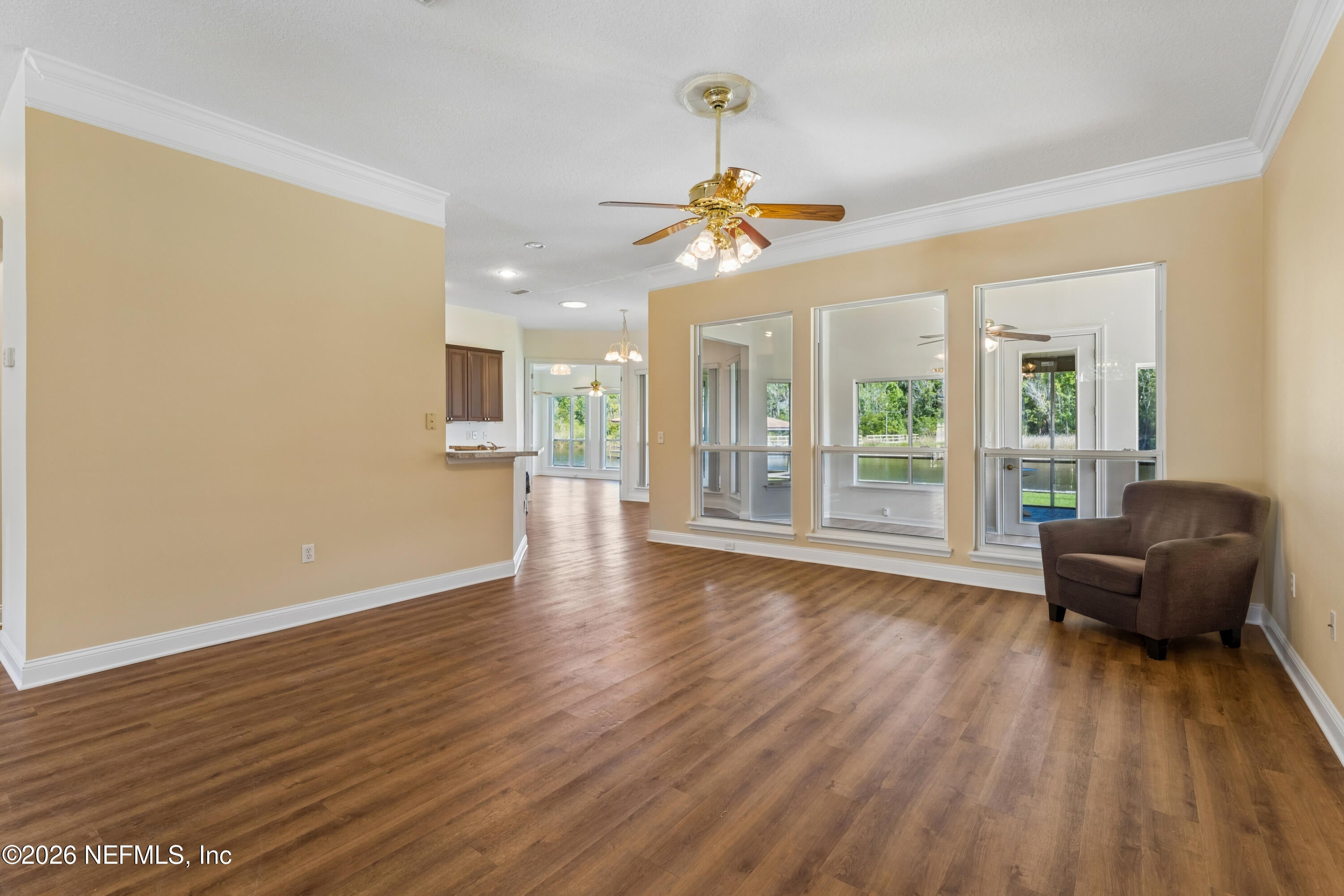 2328 HOLLY Lane