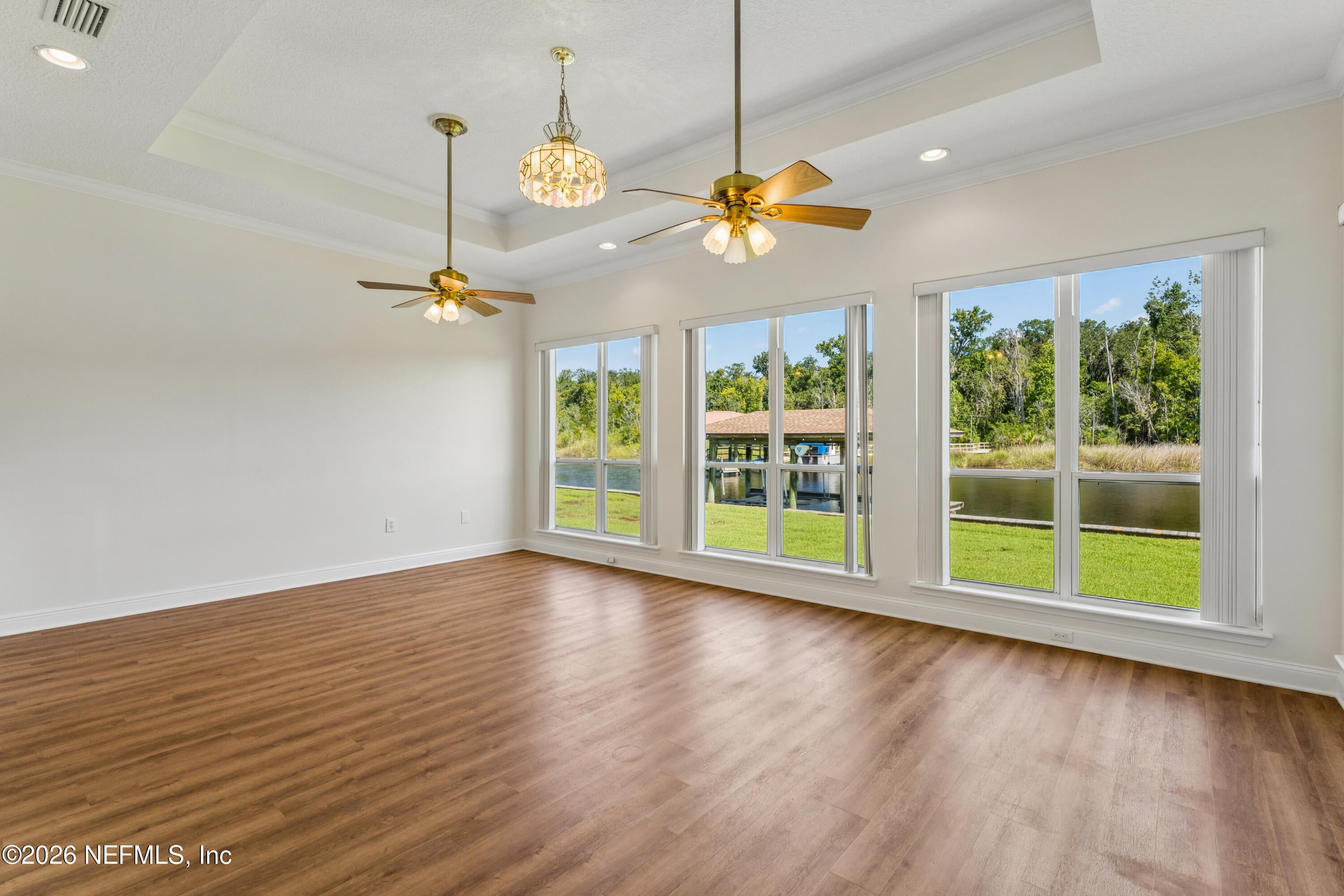 2328 HOLLY Lane
