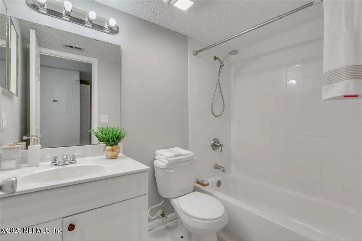 Jacksonville, Florida 32217, United States, 1 Bedroom Bedrooms, ,1 BathroomBathrooms,Residential,Active,1219