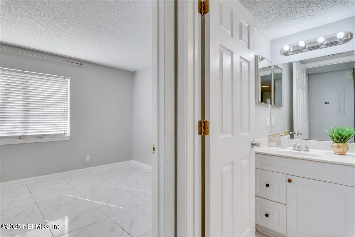 Jacksonville, Florida 32217, United States, 1 Bedroom Bedrooms, ,1 BathroomBathrooms,Residential,Active,1219