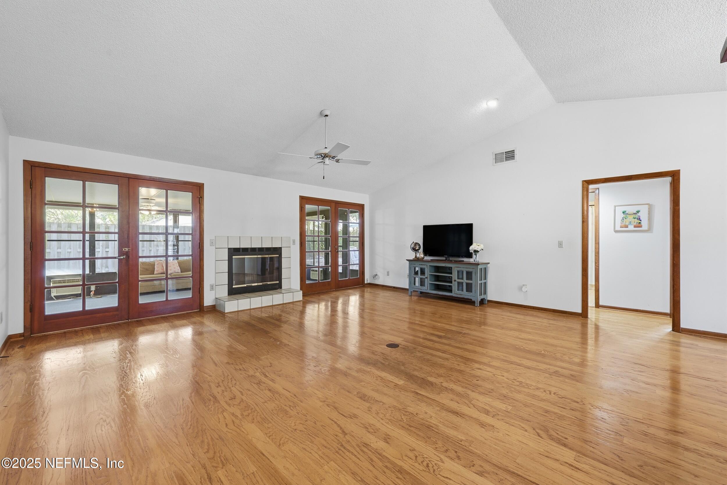 714 SANDY OAKS Court