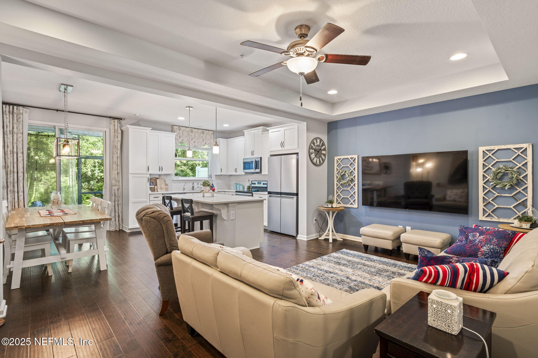 156 PARADAS Place