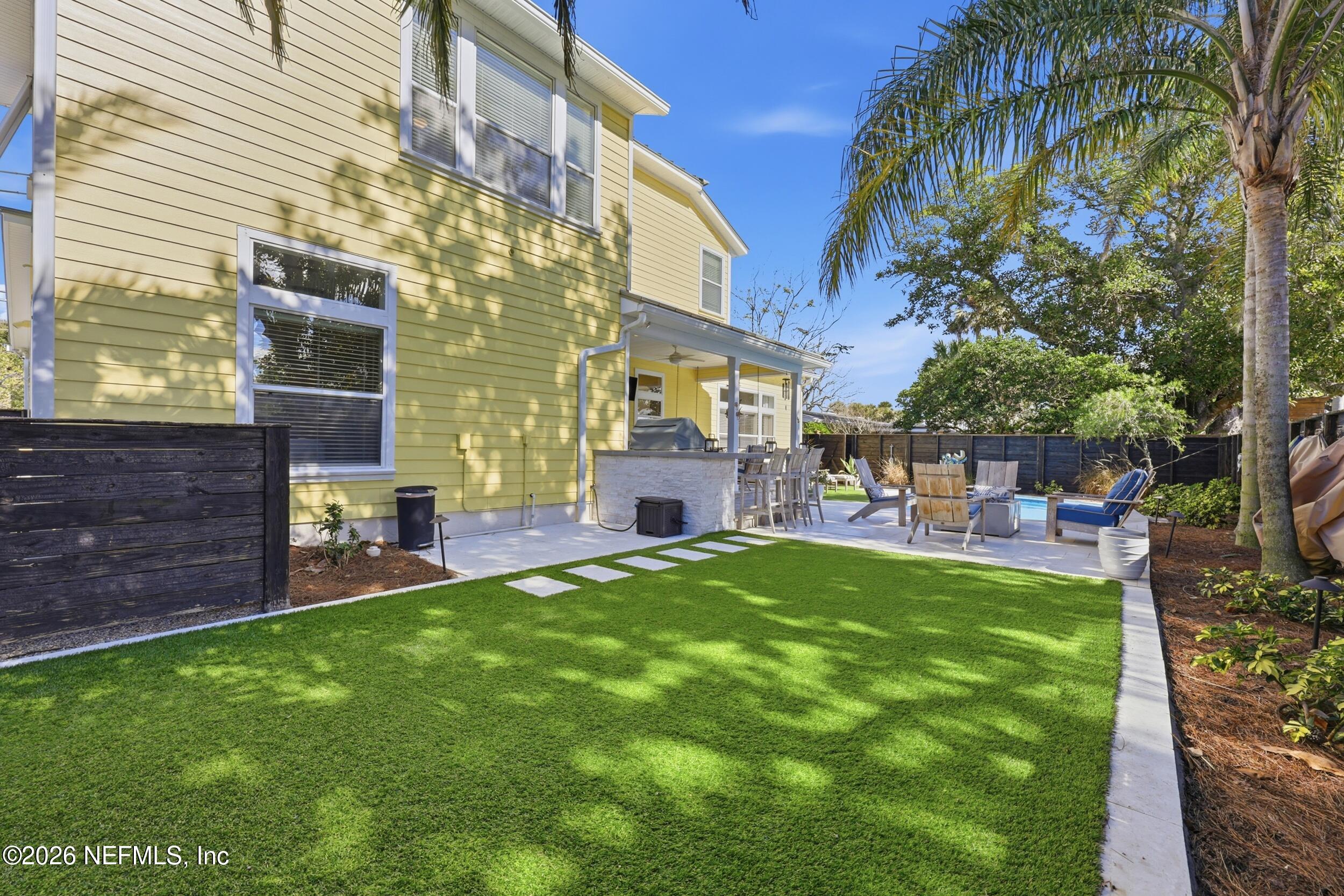 527 FLORIDA Boulevard