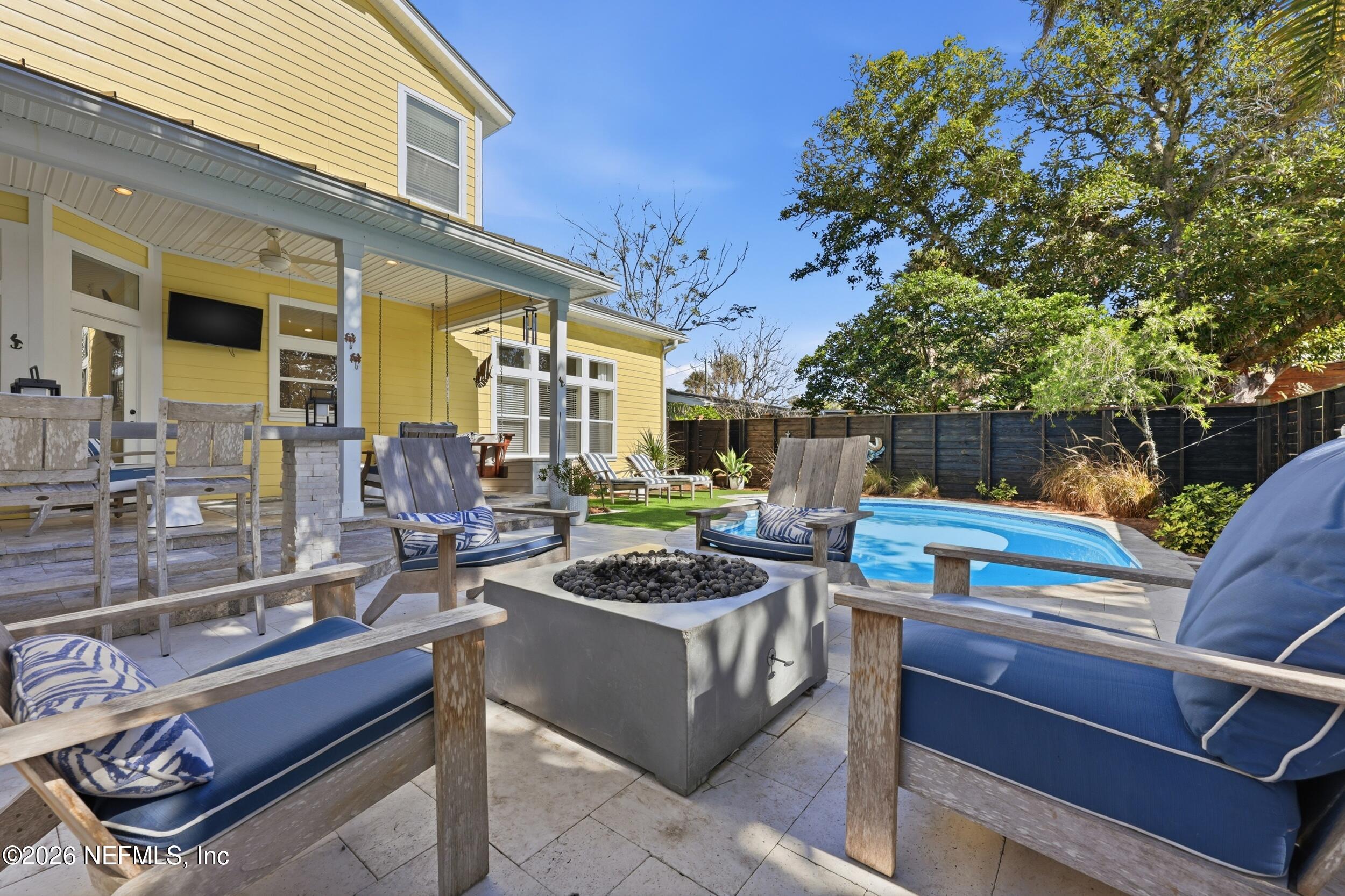 527 FLORIDA Boulevard