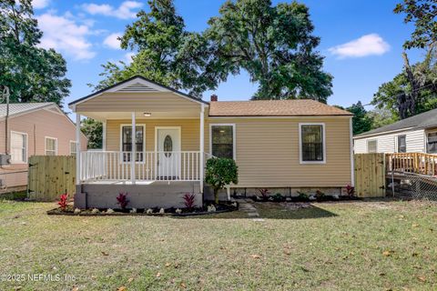 Photo of 5246 SUNDERLAND Road, Jacksonville, FL 32210 (MLS # 2130092)