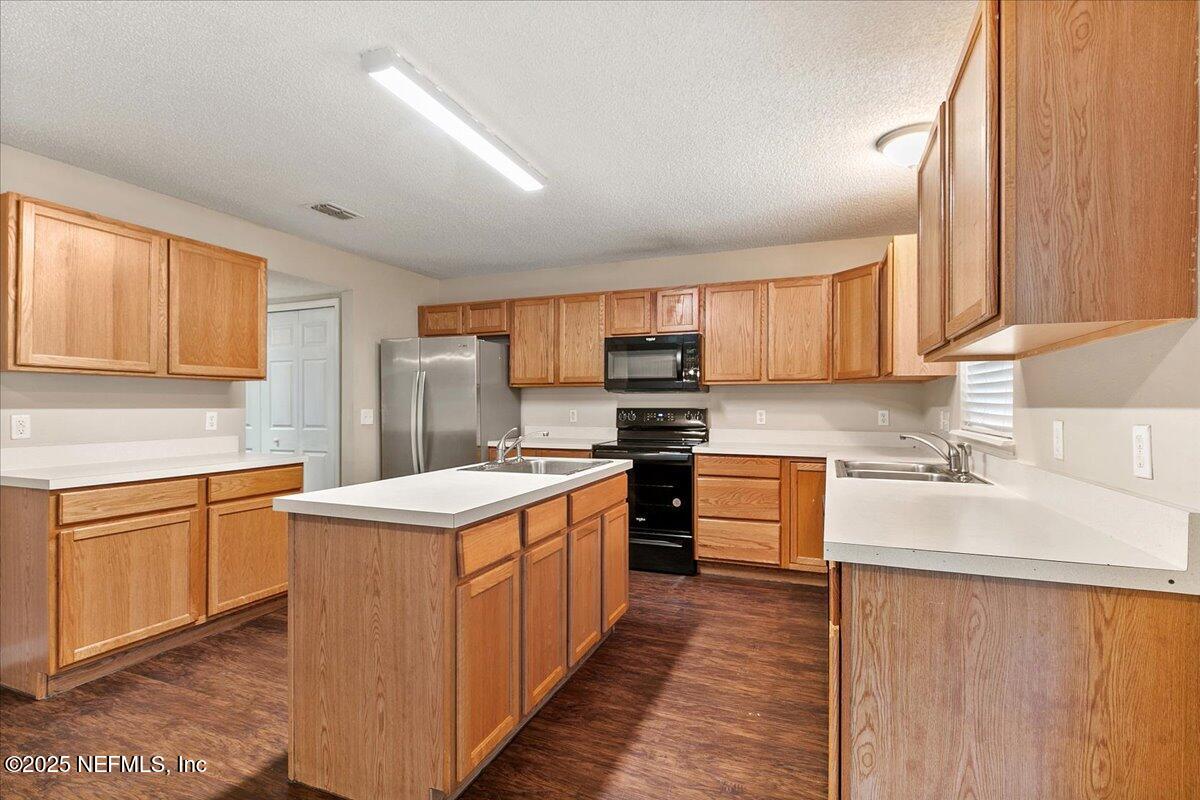 7078 SHADY PINE Court