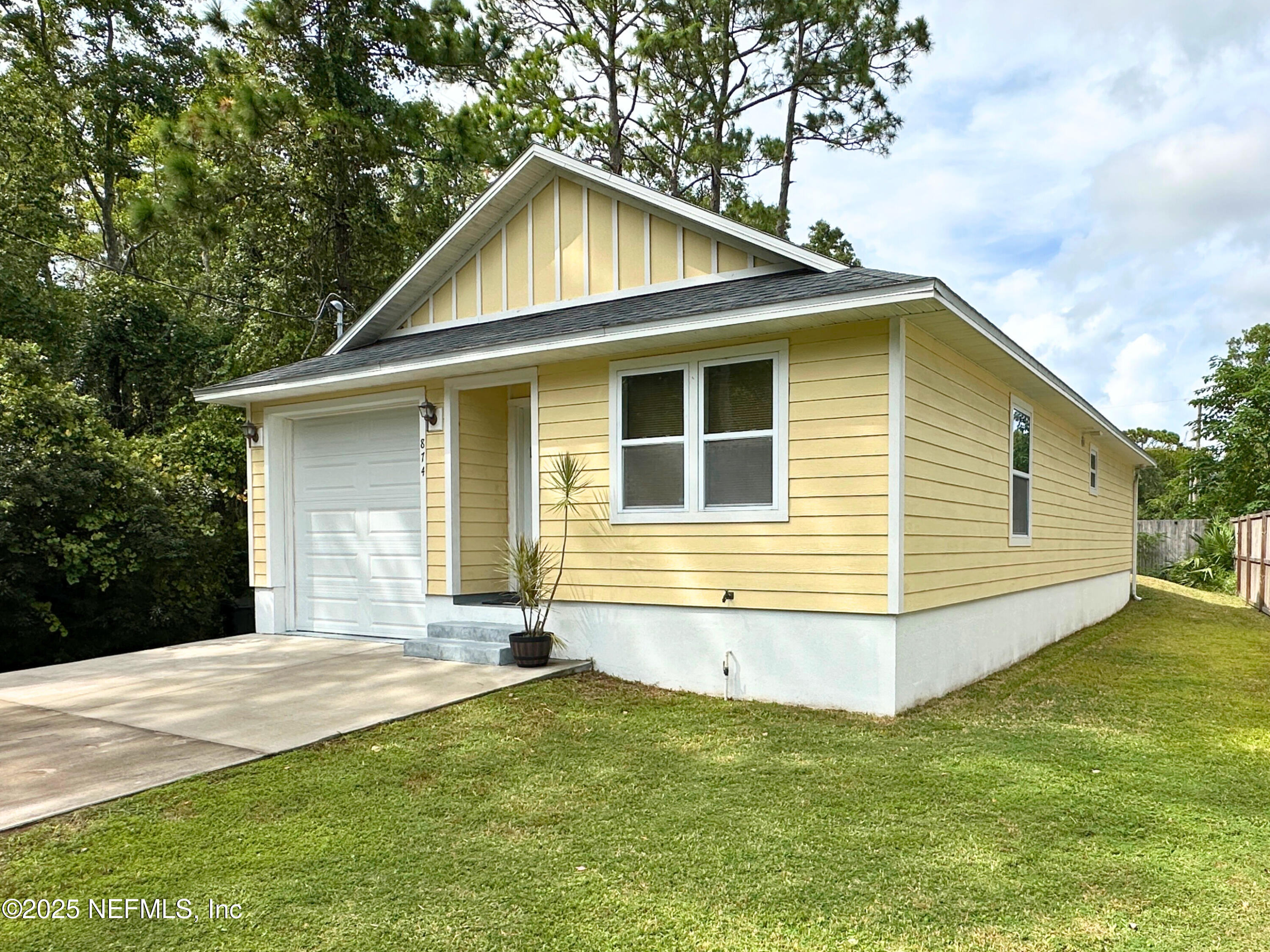 874 COLLIER Boulevard