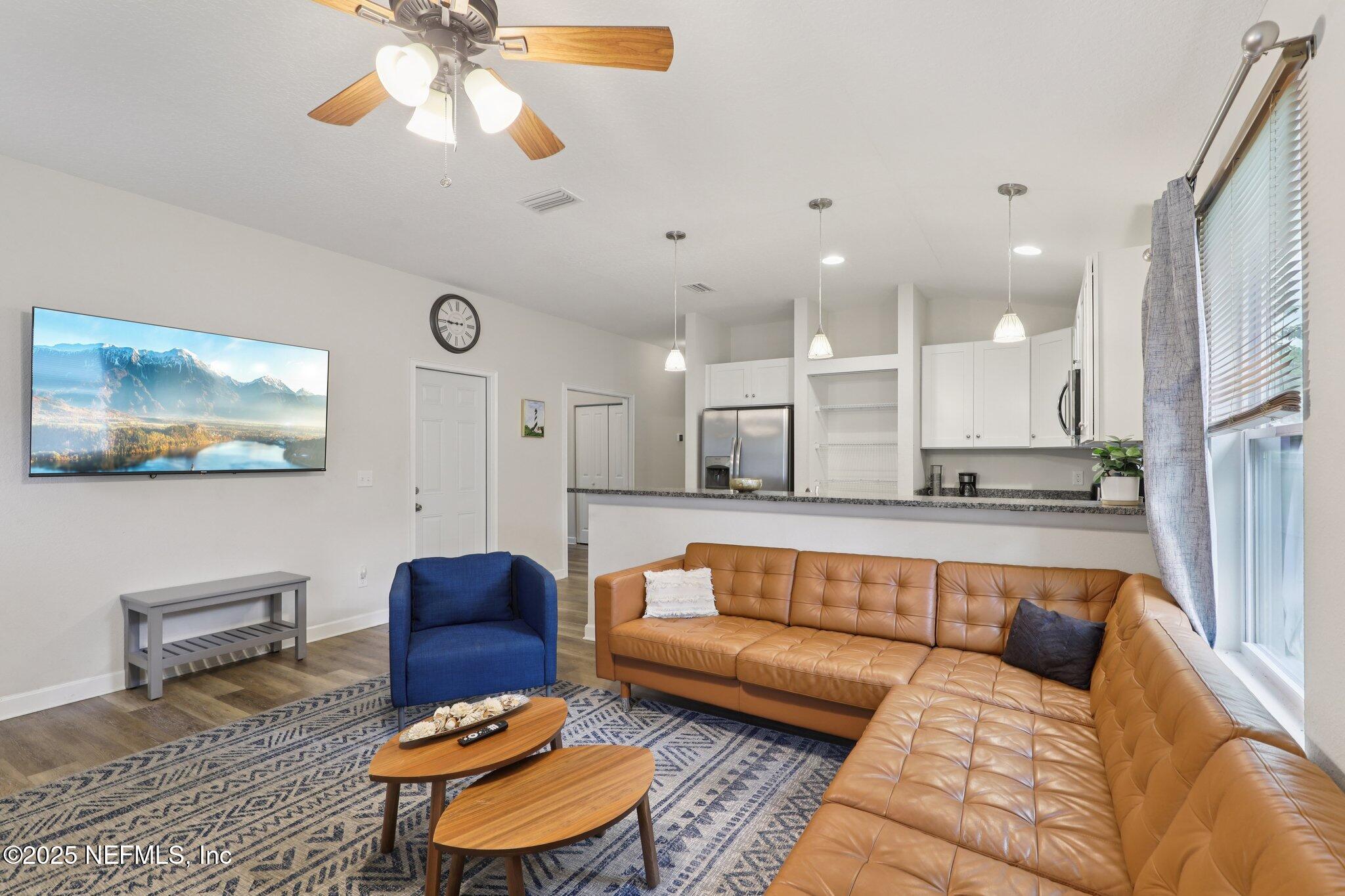 874 COLLIER Boulevard