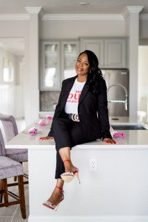 This is a photo of LATISHA ROYAL. This professional services JACKSONVILLE, FL homes for sale in 32256 and the surrounding areas.