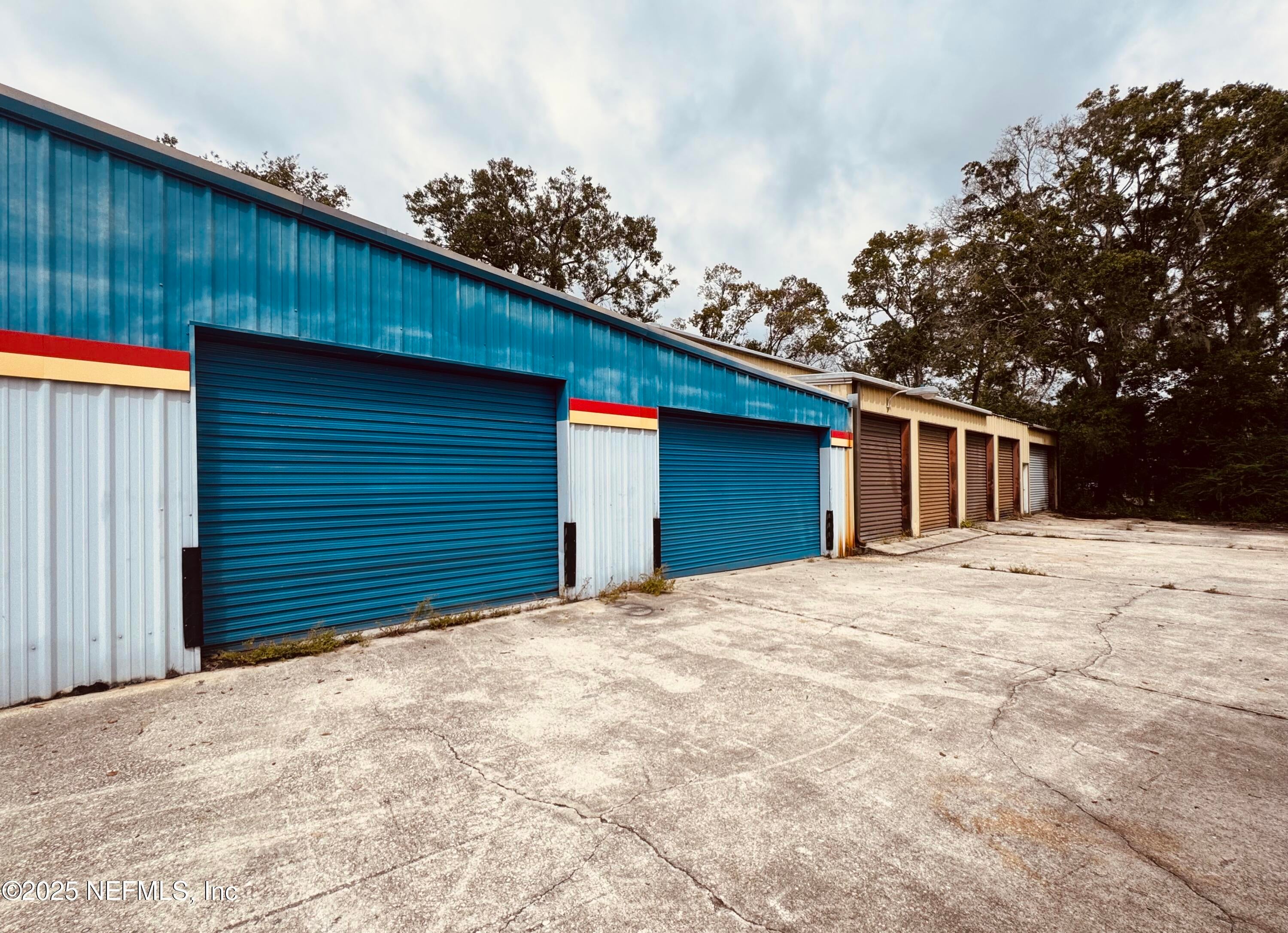 6211 BLANDING Boulevard