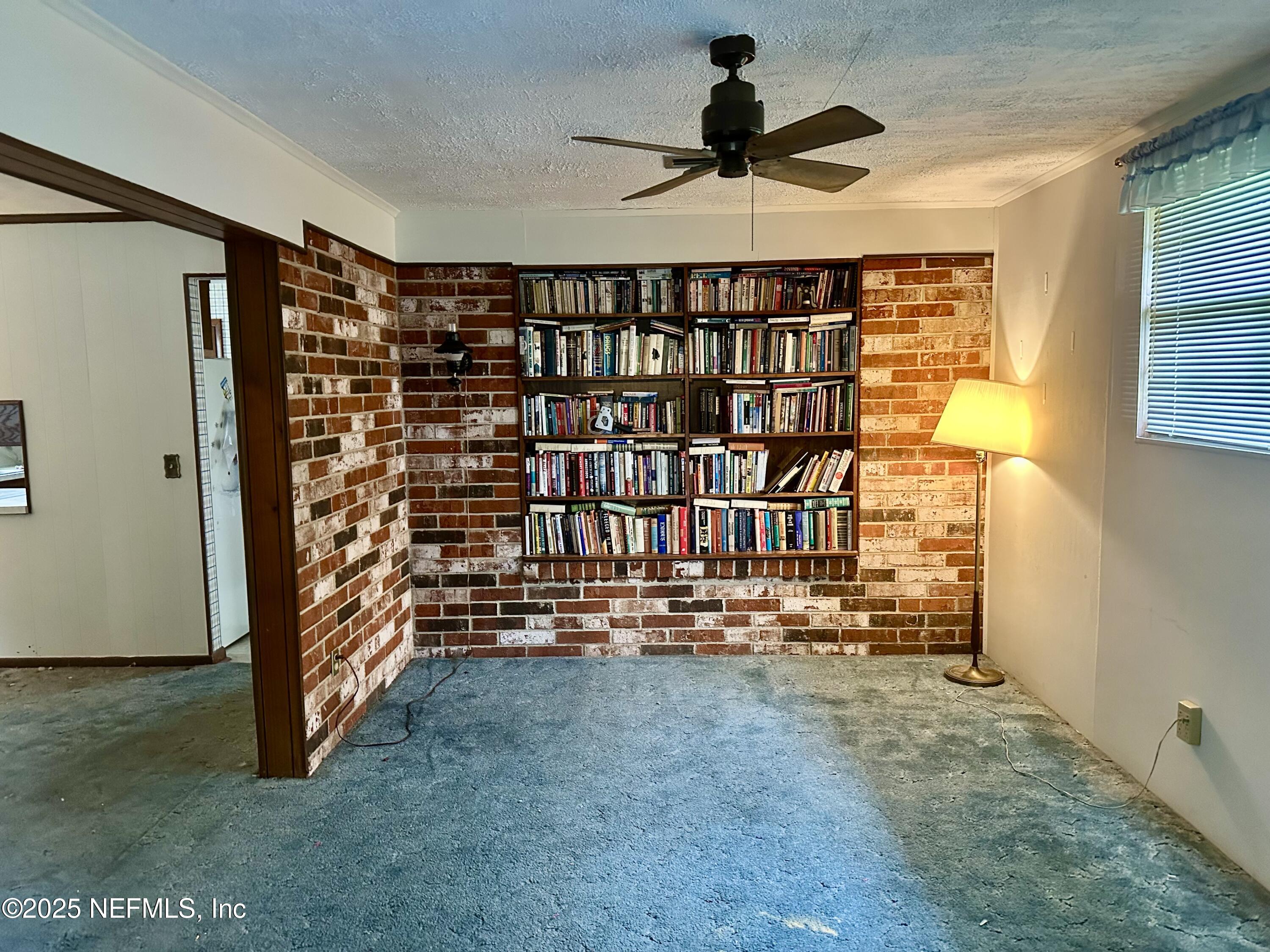5222 ROBERT SCOTT Drive N