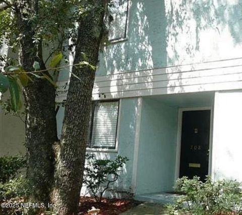 708 OAKS PLANTATION Drive R2-1 Jacksonville FL 32211