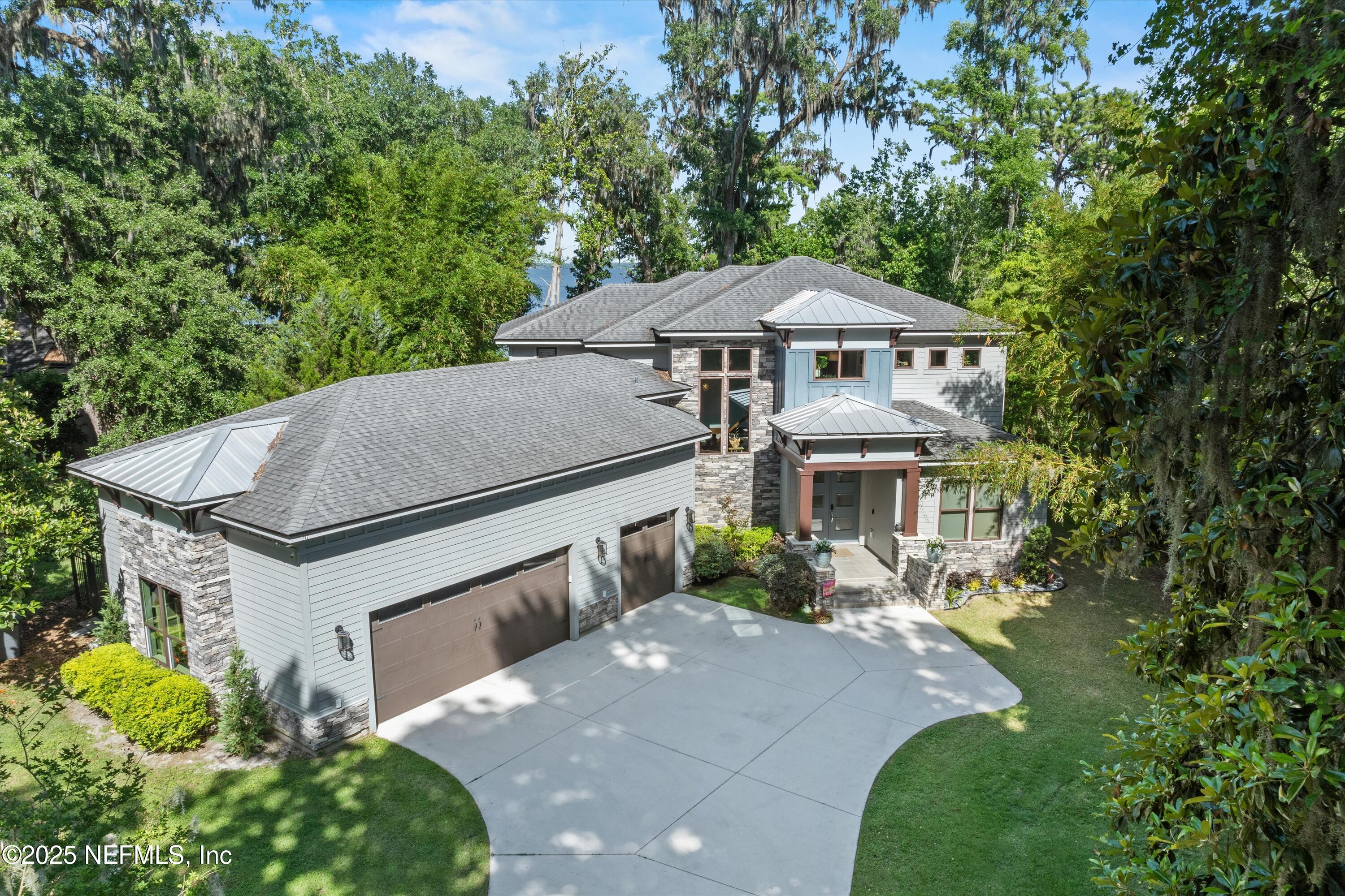 182 N RIDGE Drive