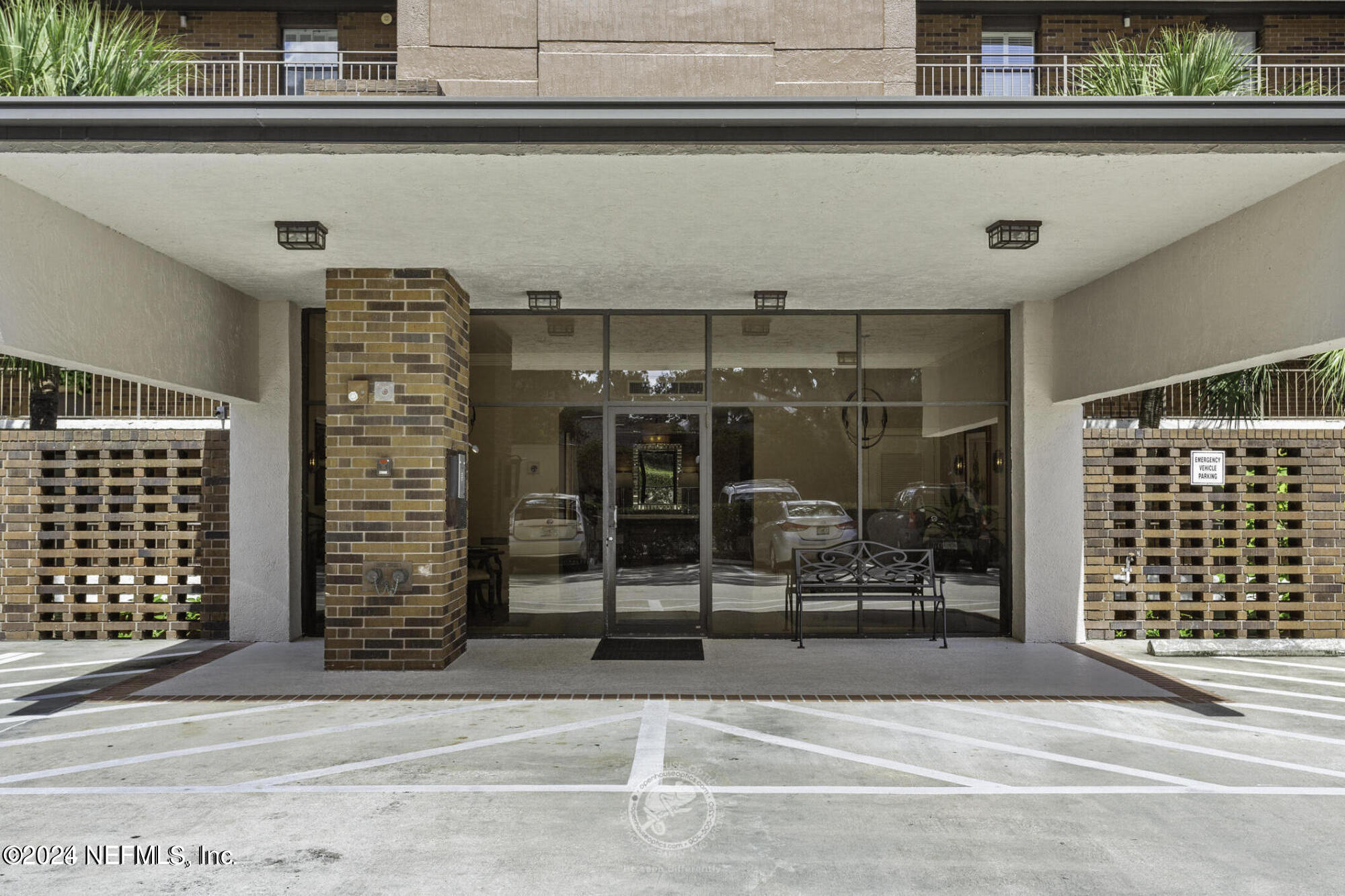 6000 SAN JOSE Boulevard 11-C