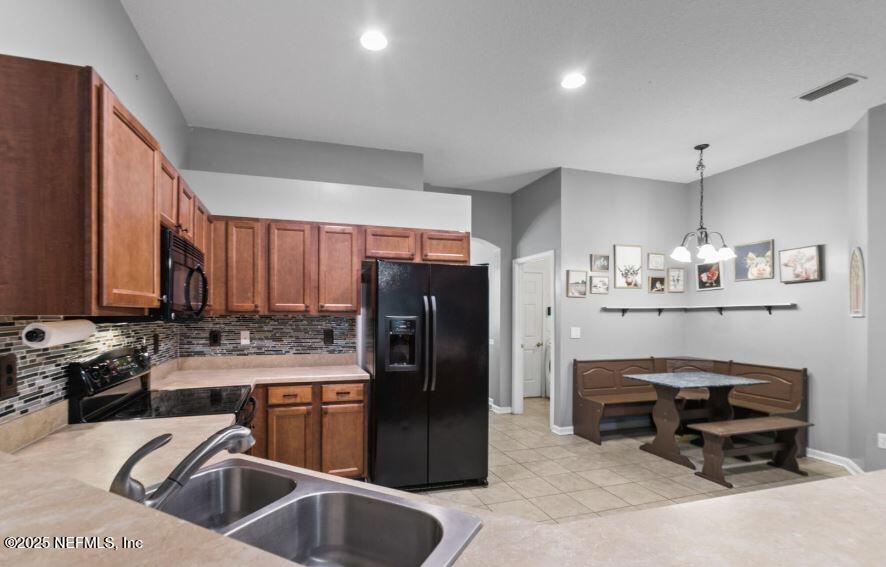 503 APPLE CREEK Drive