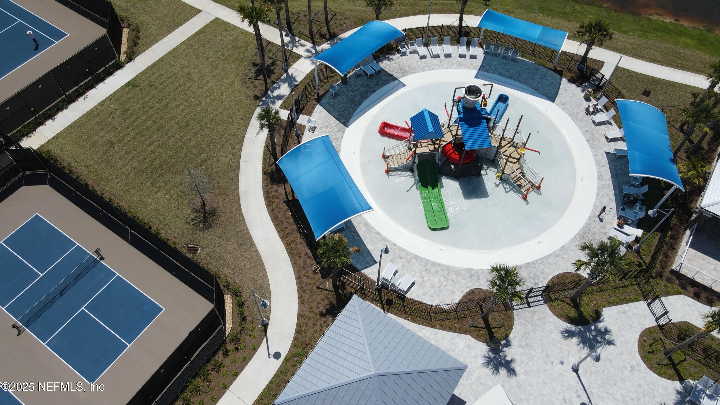 230 MANISTIQUE Avenue