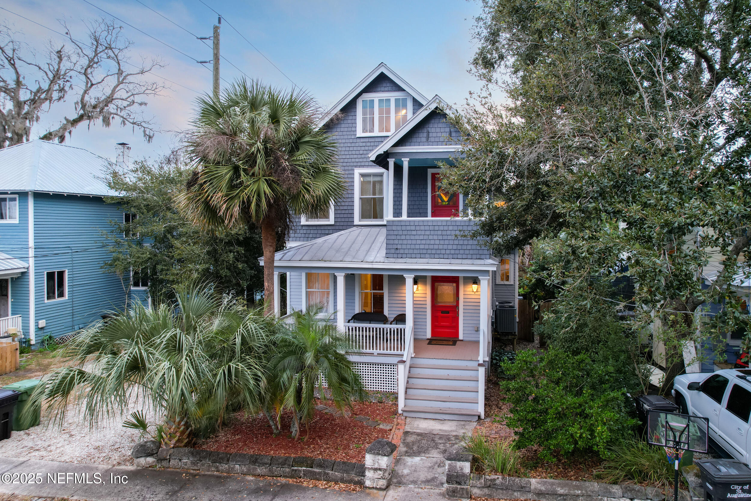 66 WEEDEN Street