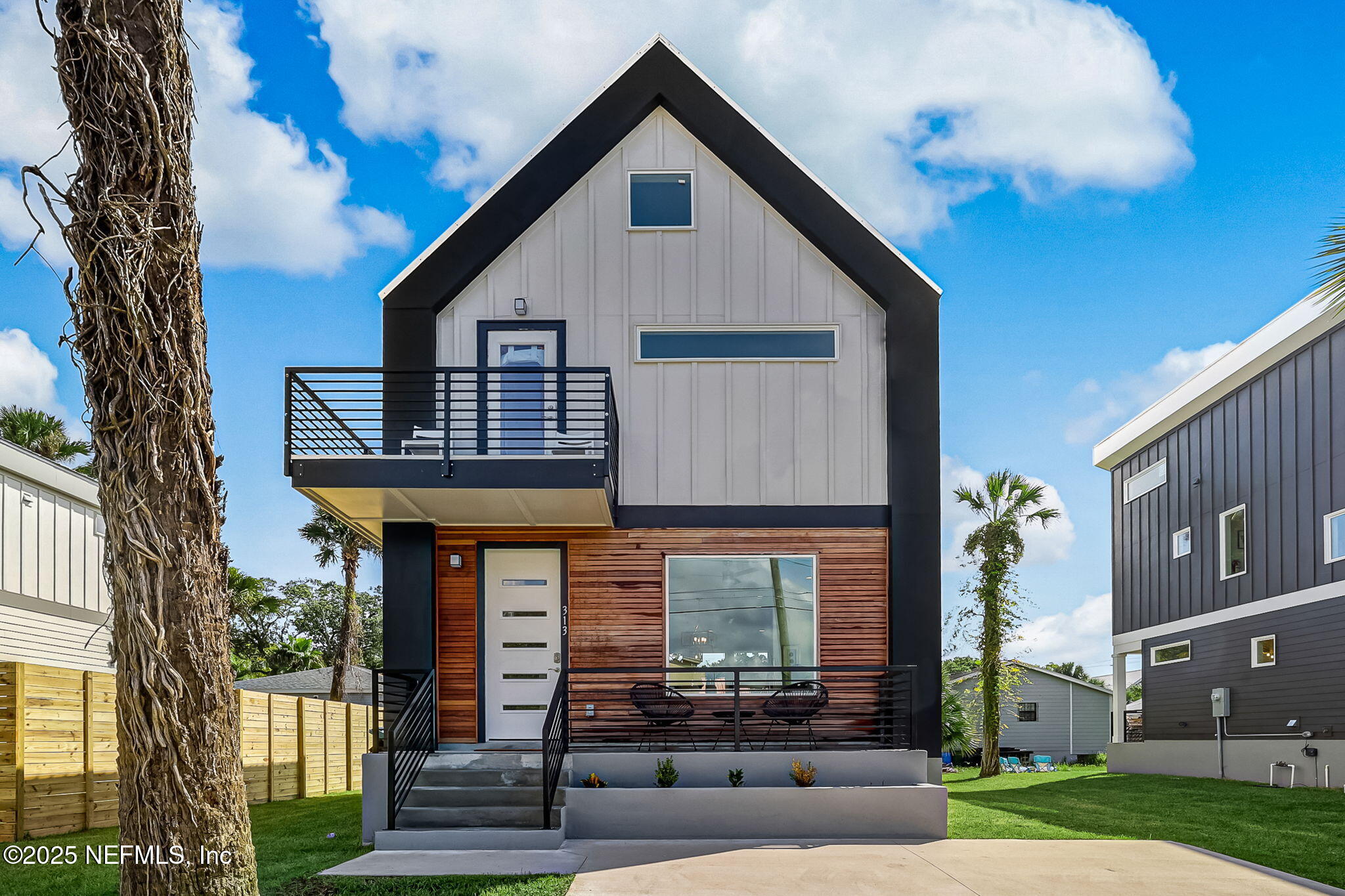 313 RIBERIA Street
