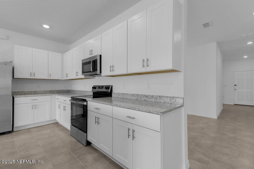 8142 ARCHIBALD Terrace