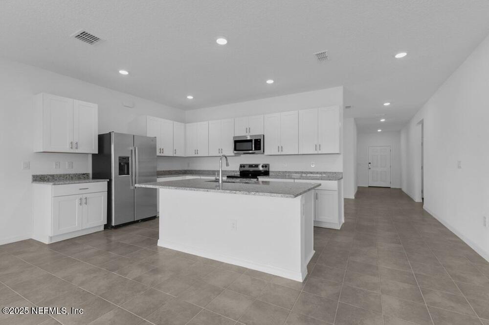 8142 ARCHIBALD Terrace