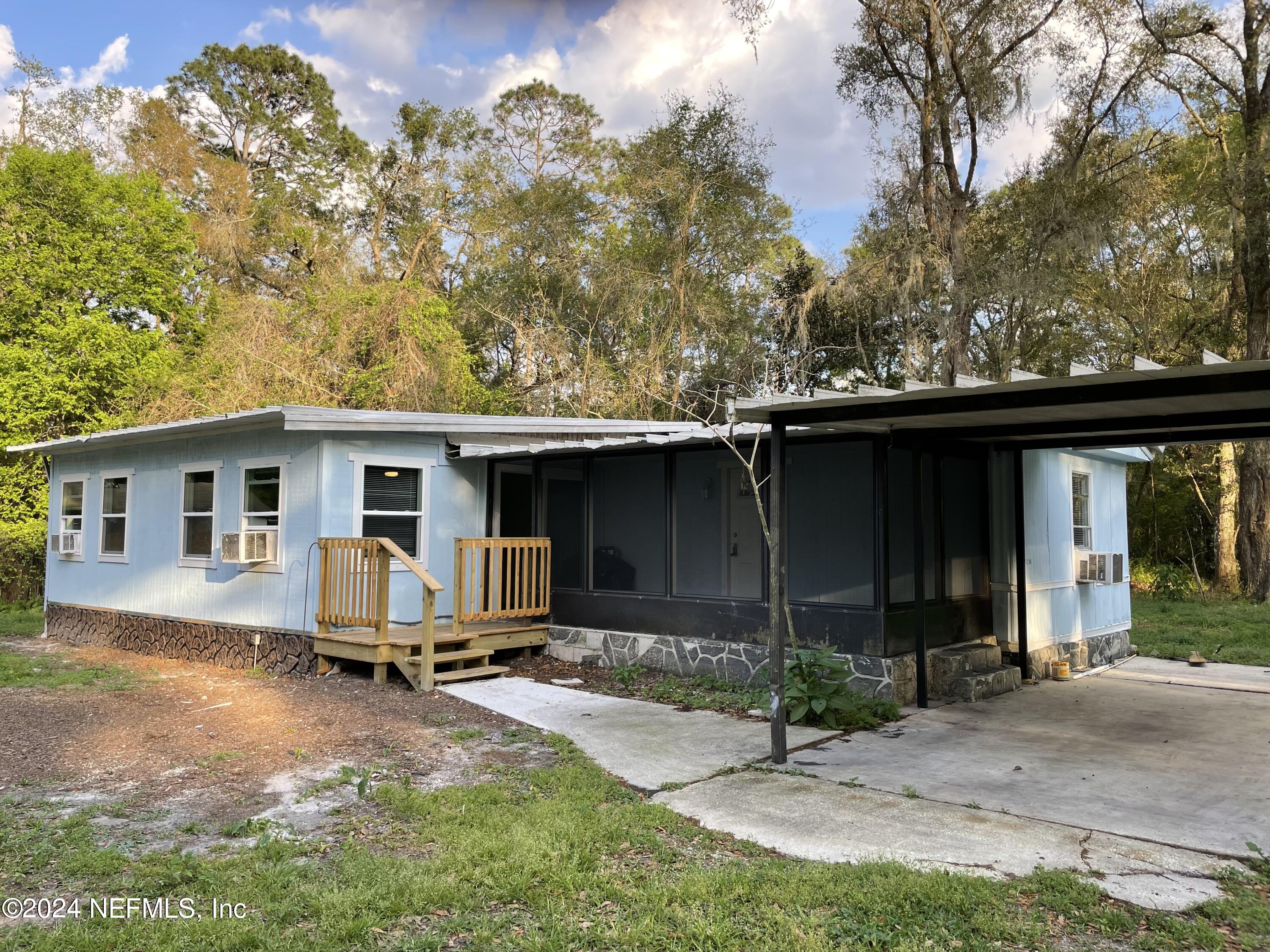 Palatka, FL home for sale located at 1126 Highway 17 Unit 1, Palatka, FL 32177