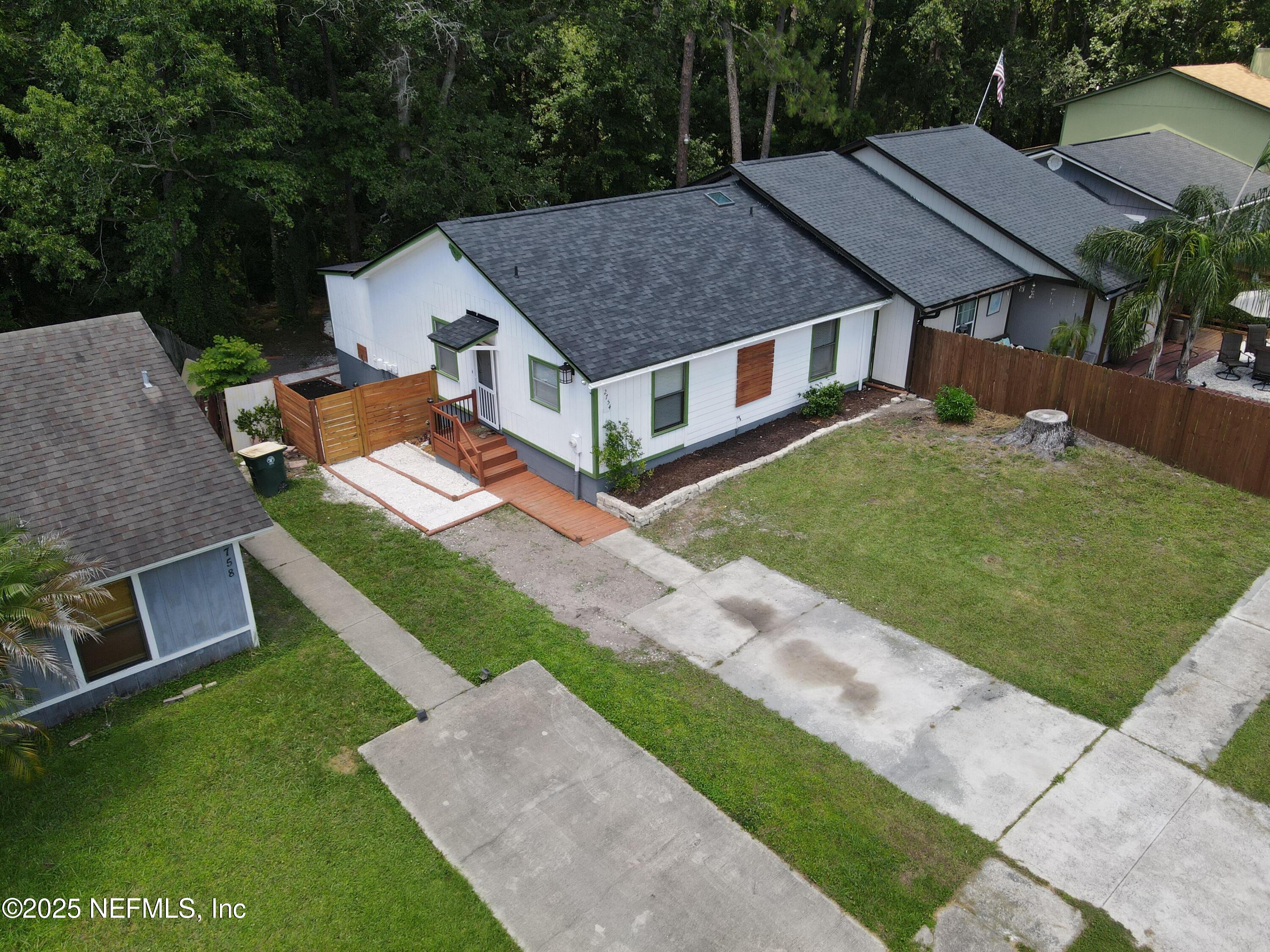 2754 SANDUSKY Avenue W