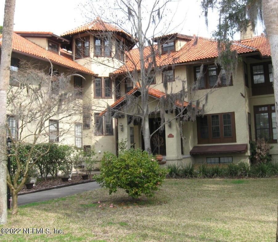 Beautiful Hoyt House Condominiums