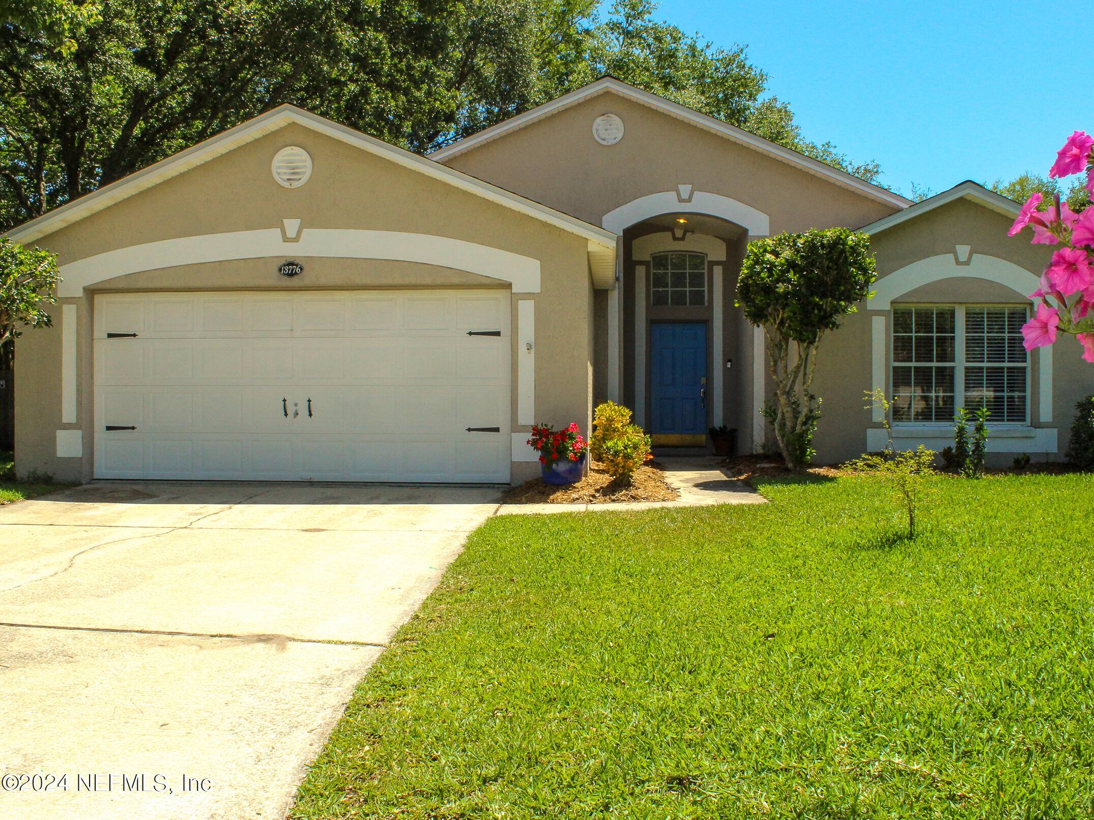 Jacksonville, FL home for sale located at 13776 Oak Tree Terrace, Jacksonville, FL 32224