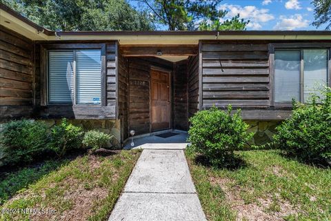 A home in Middleburg