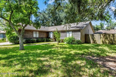 A home in Middleburg