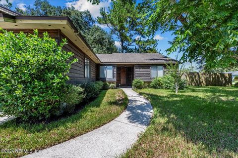 A home in Middleburg