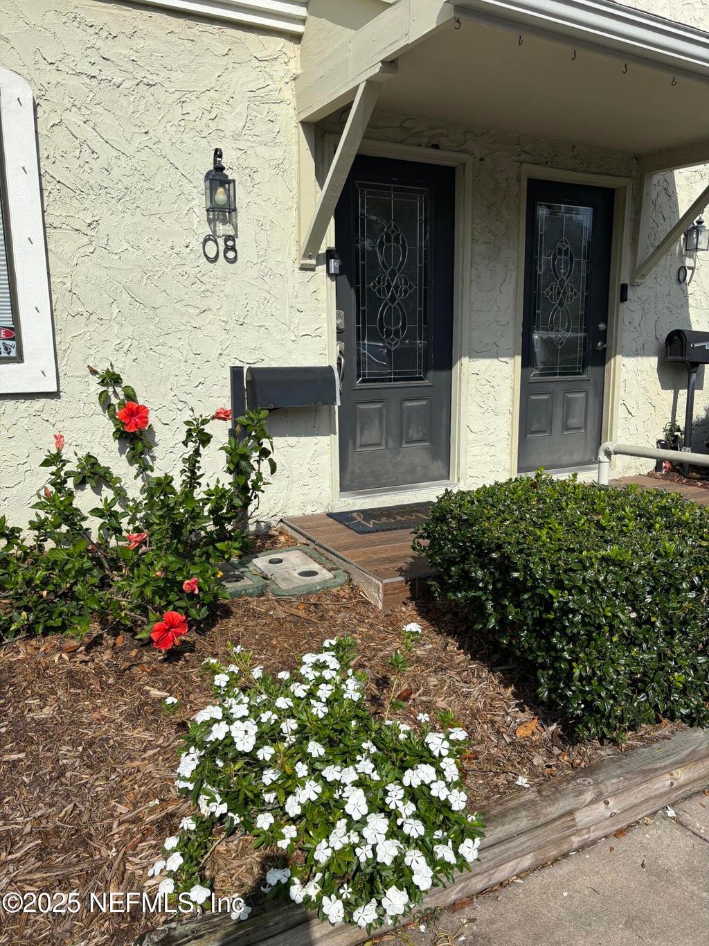 listing image 0
