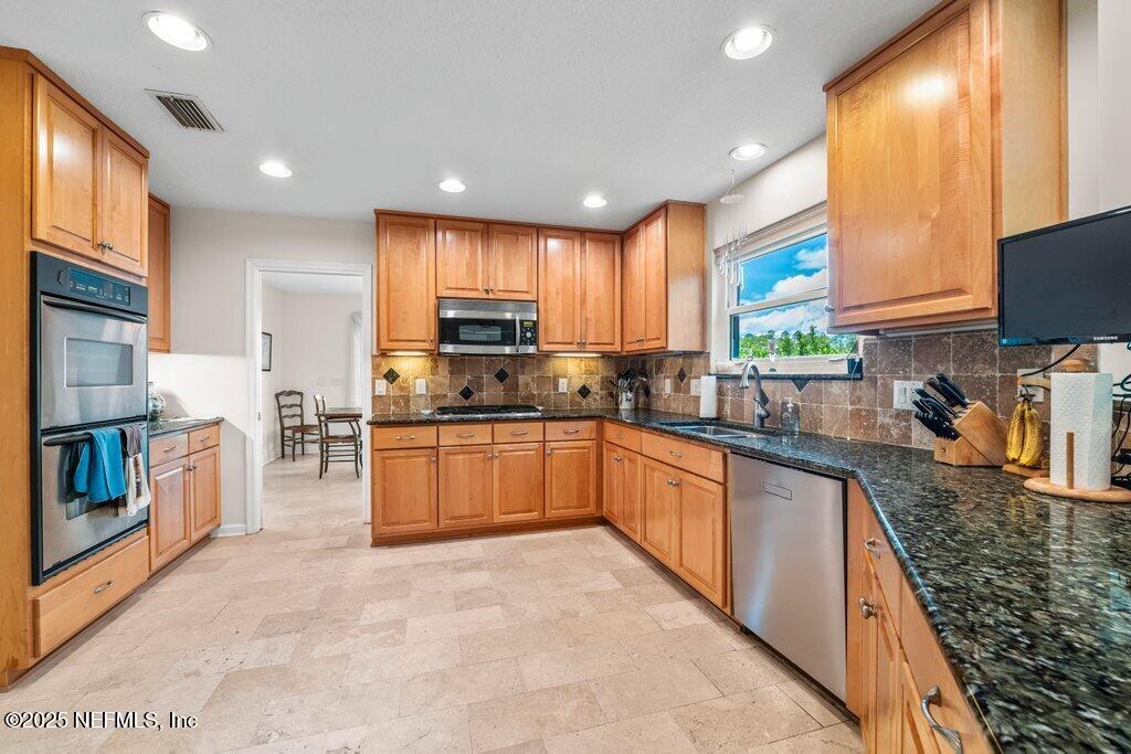 329 ROSCOE Boulevard N