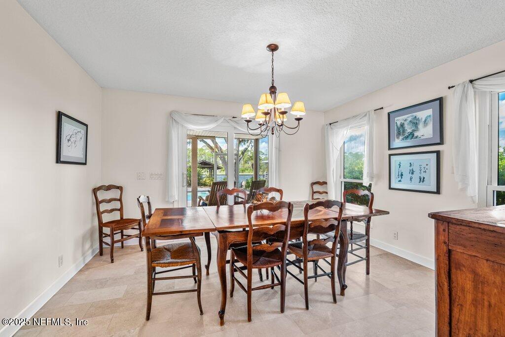 329 ROSCOE Boulevard N
