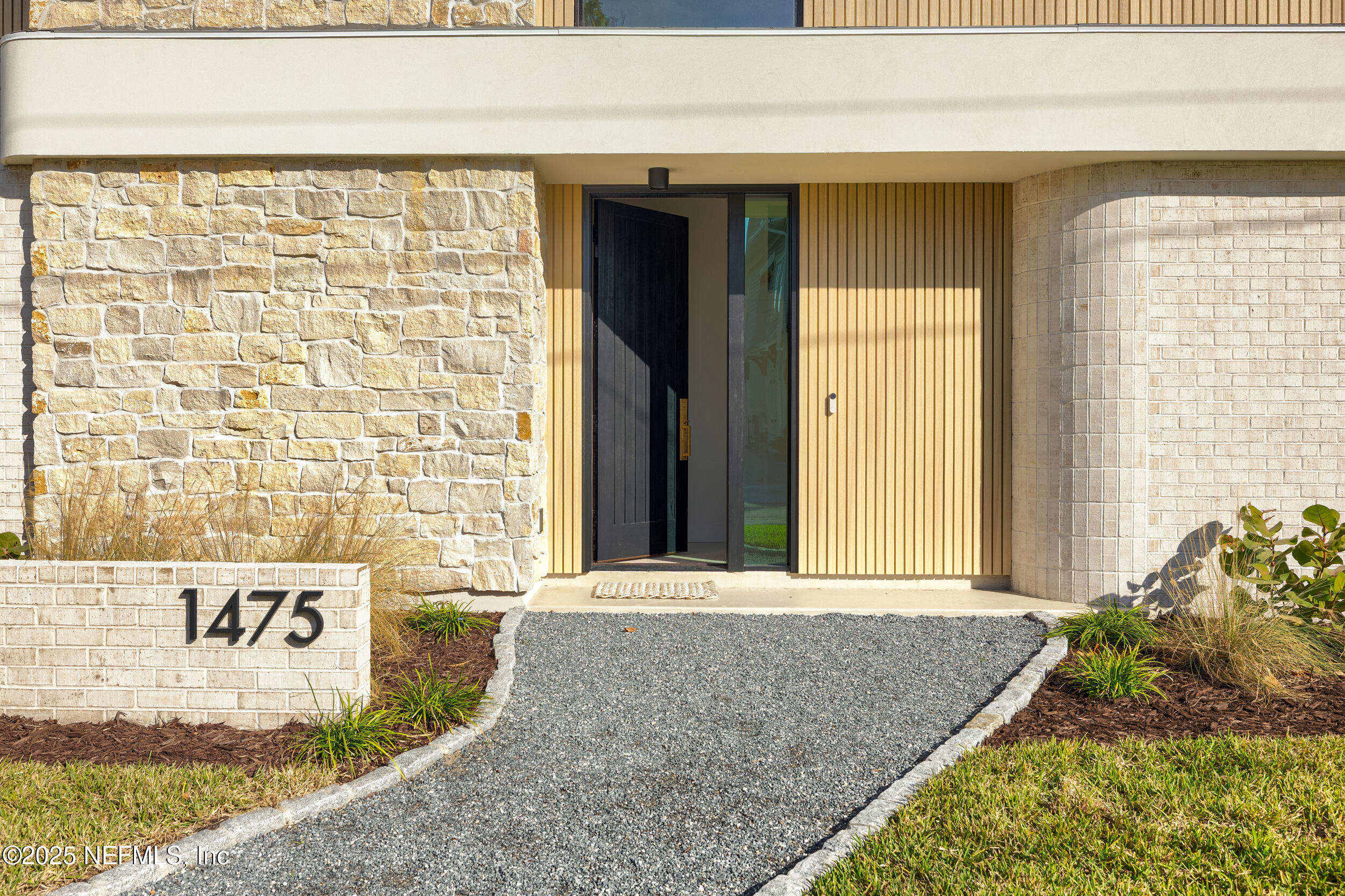 1475 OCEAN Boulevard