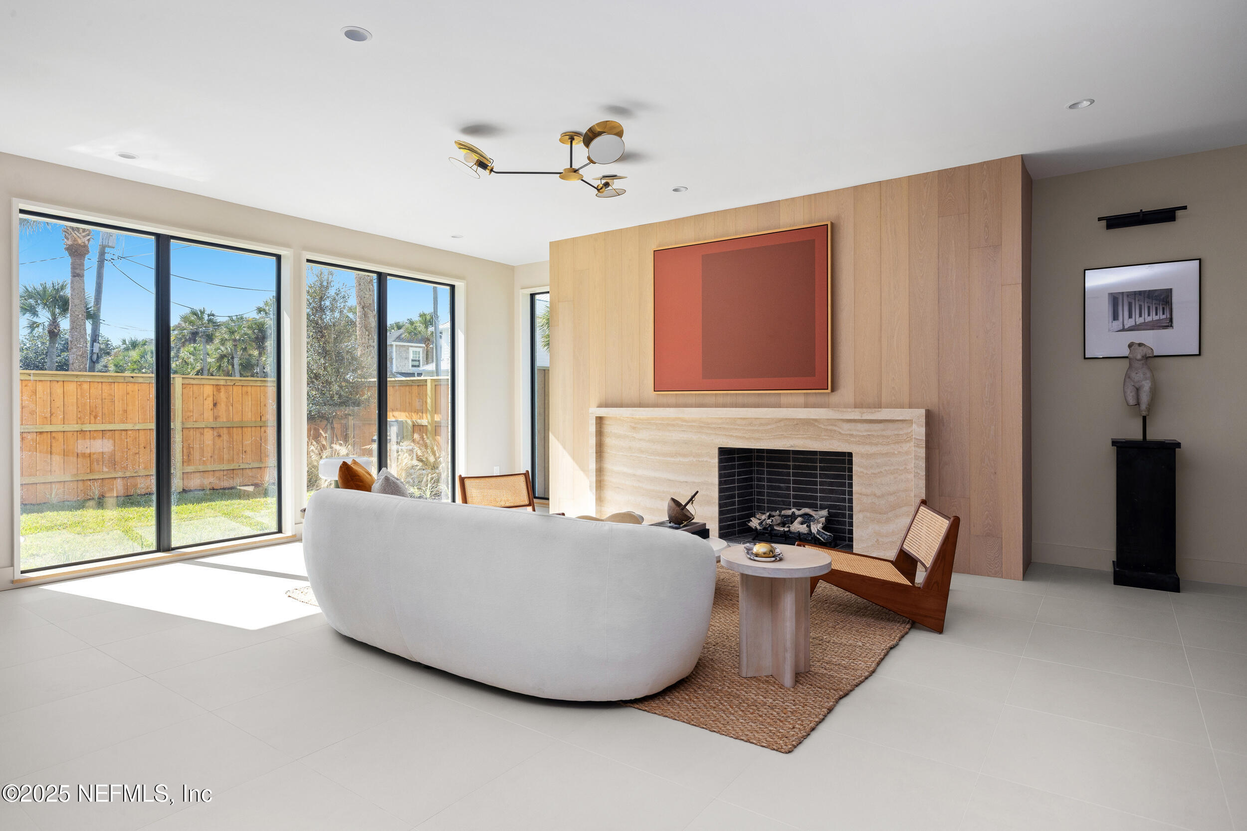 1475 OCEAN Boulevard