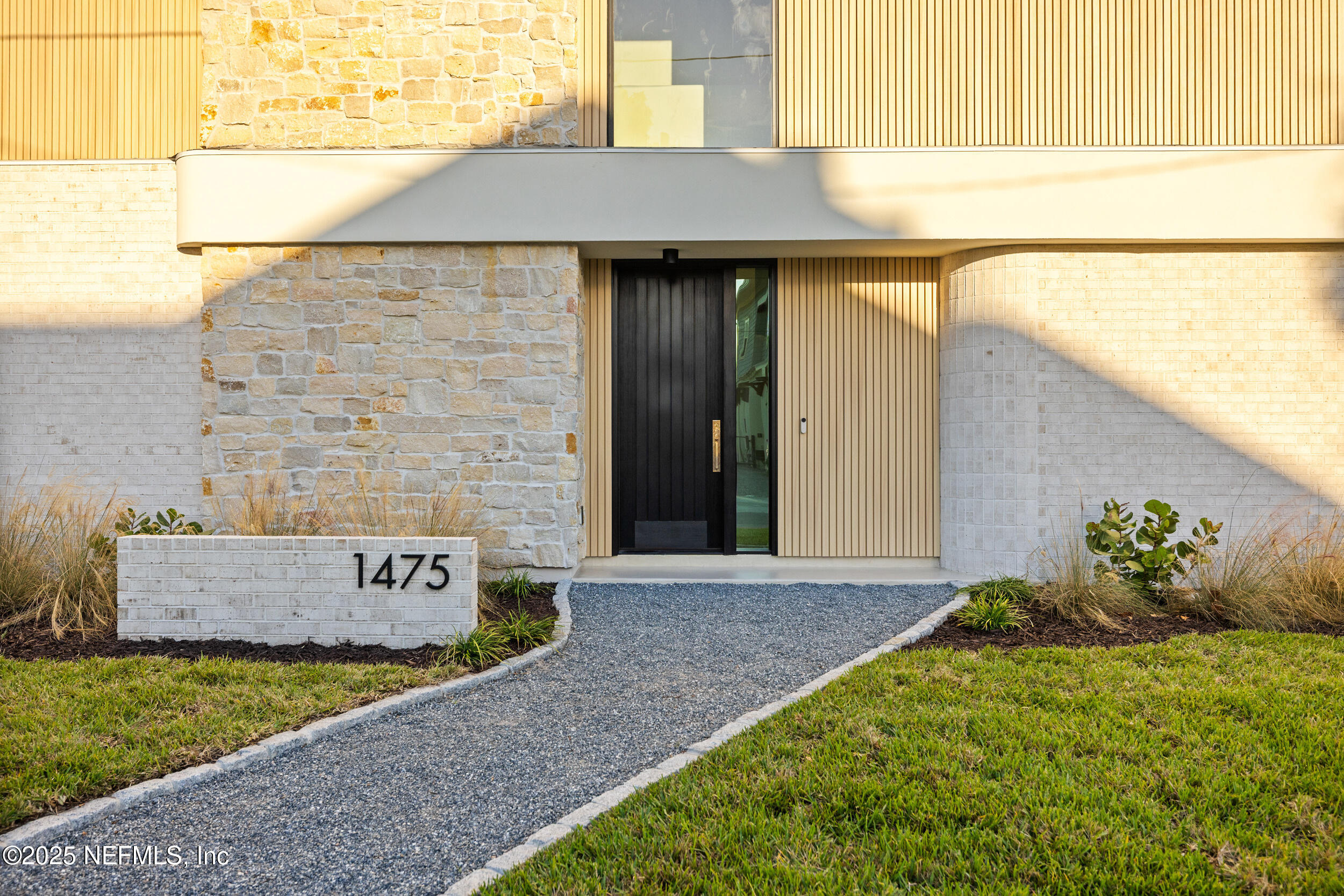 1475 OCEAN Boulevard