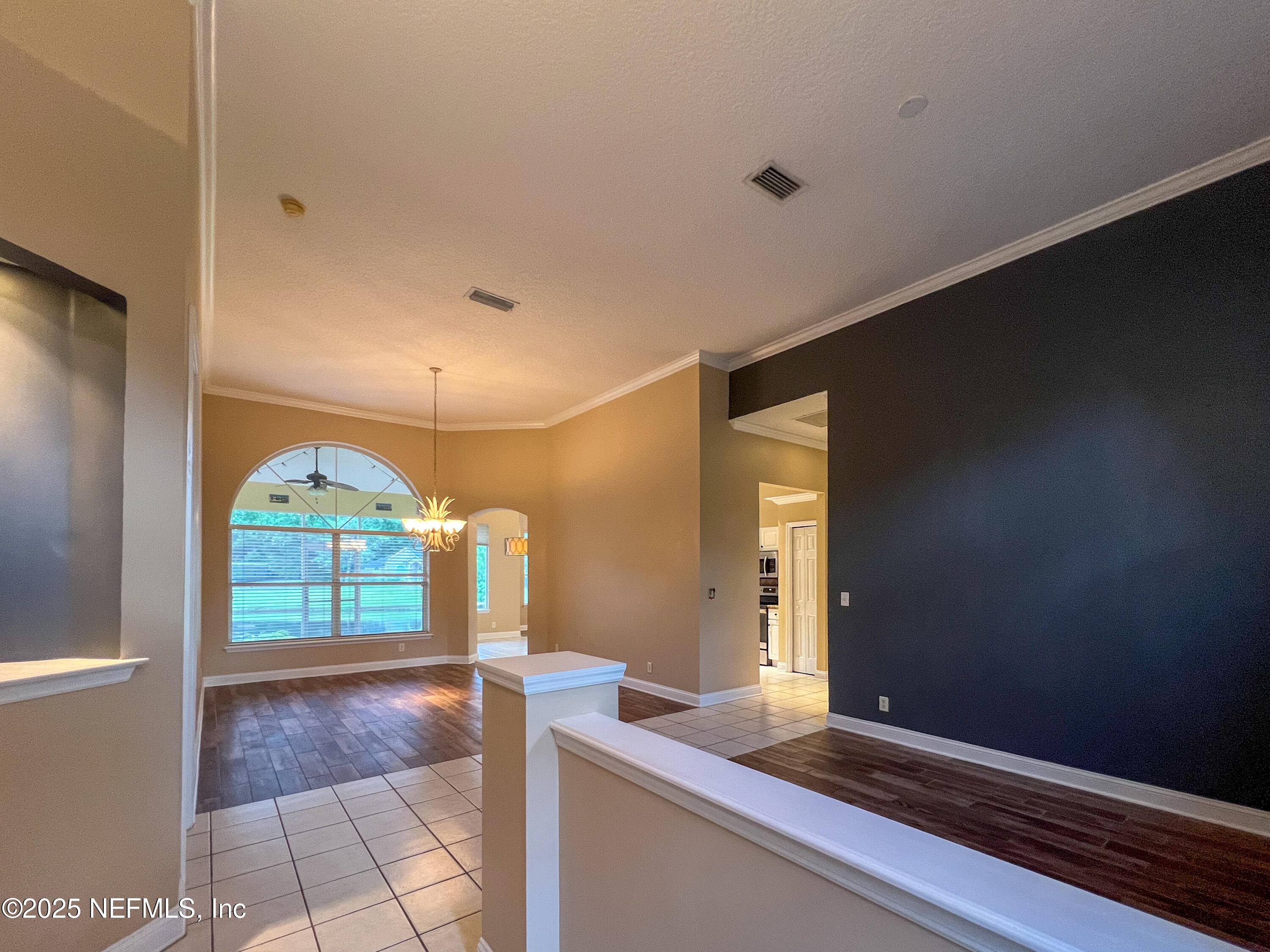 1704 E TALL TREE Drive