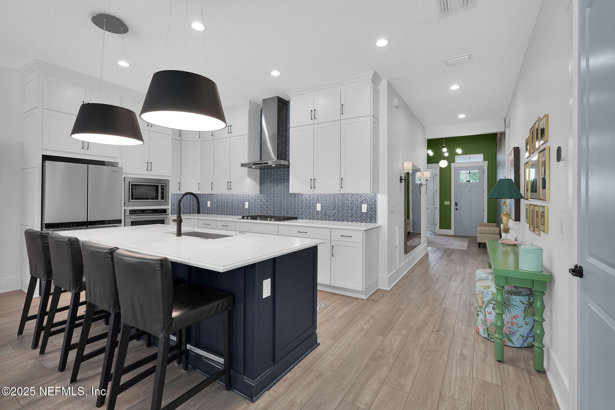 9813 FILAMENT Boulevard