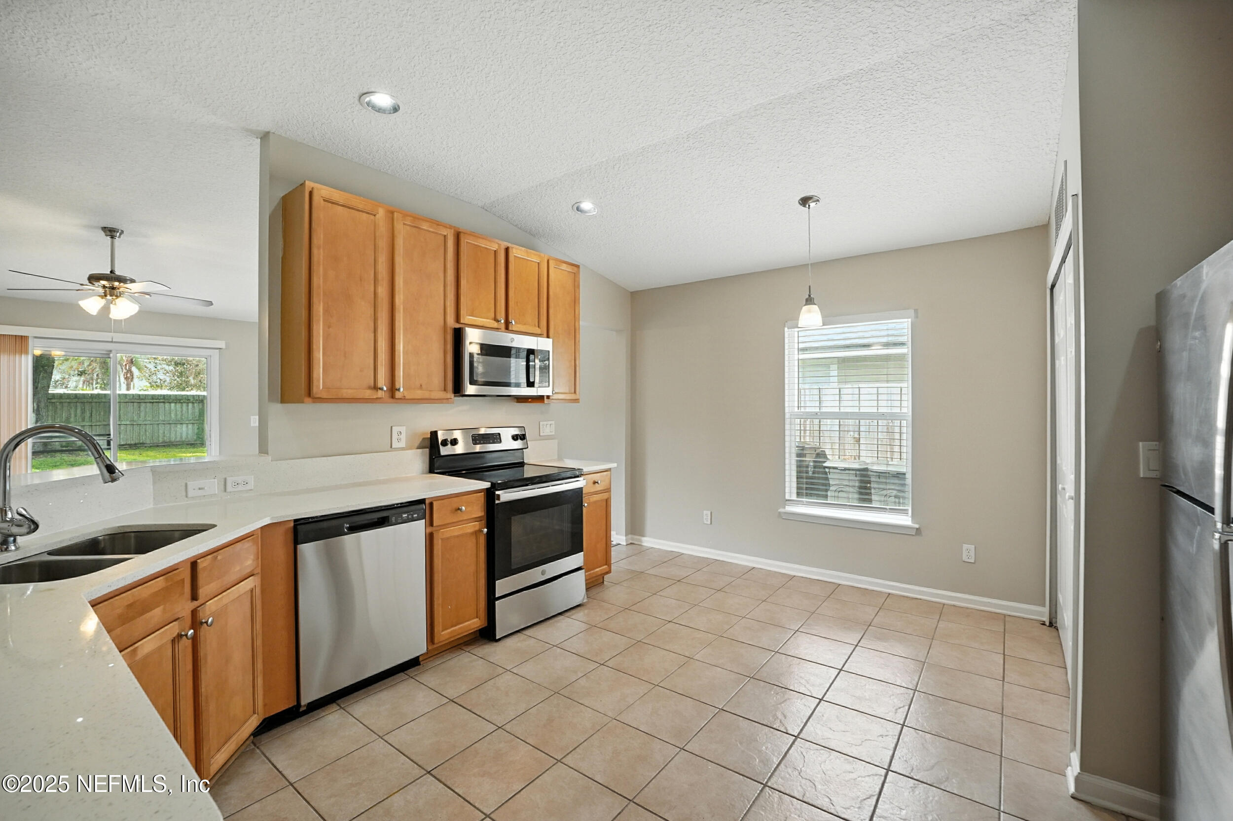 1250 BEDROCK Drive