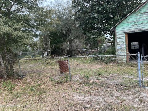 A home in Palatka