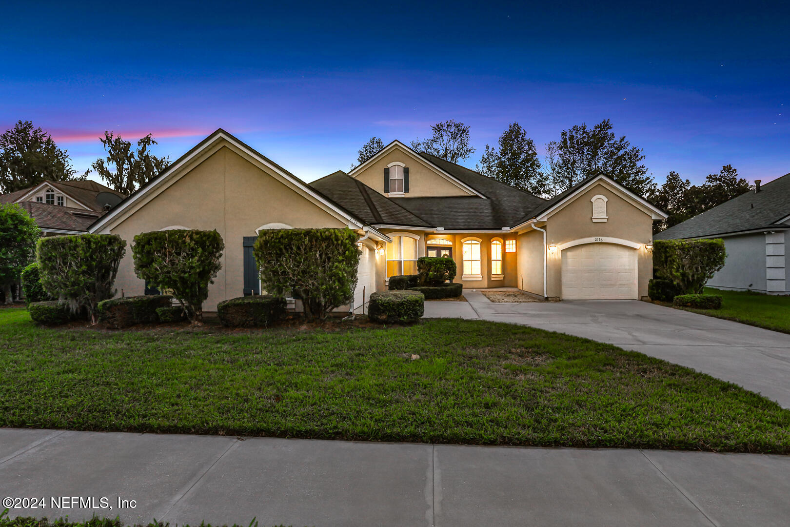 2176 AUTUMN COVE Circle