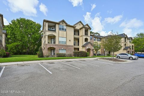 7800 POINT MEADOWS Drive 322 Jacksonville FL 32256